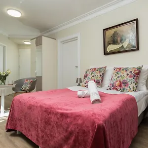 Zamorski By The Sea Bed & Breakfast